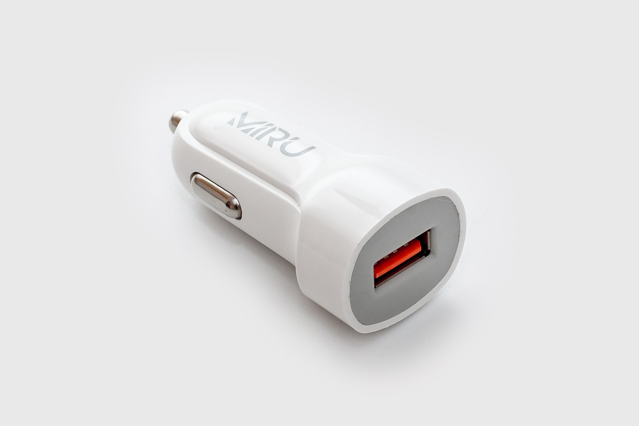 Автомобильное зарядное устройство MIRU 5028 Quick Charge 3,0, USB, белый