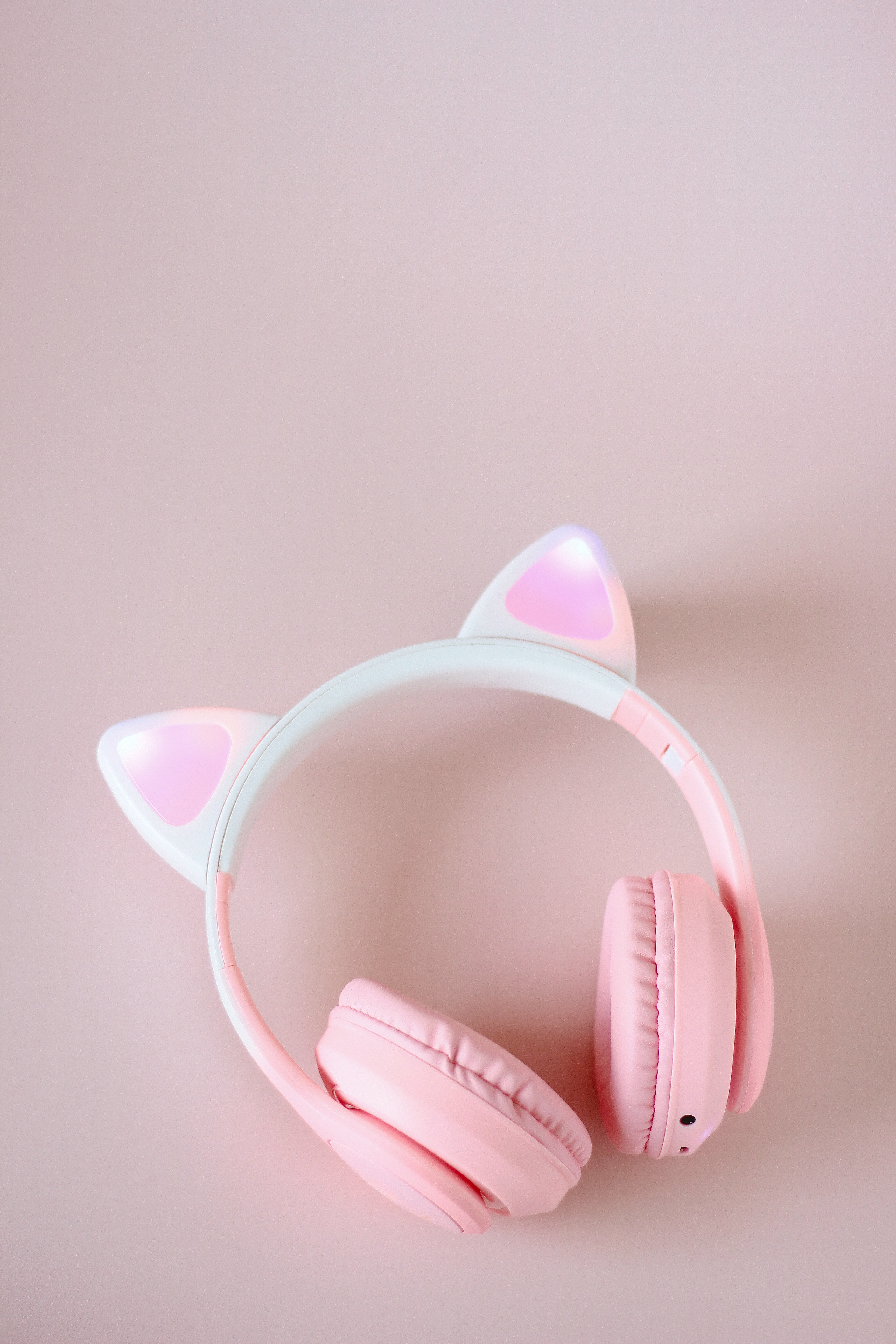 Беспроводная гарнитура MIRU CAT EP-W10 (розовый) <Беспроводная гарнитура MIRU CAT EP-W10 (розовый) W101, Накладные, стерео Bluetooth-гарнитура, 2.402 -2.480 ГГц, 32 Ом, Pink, 40 мм, 20,5 см, BT5.3, радиус действ.10м, время работы 8ч, 400м/Ач, розовый>
