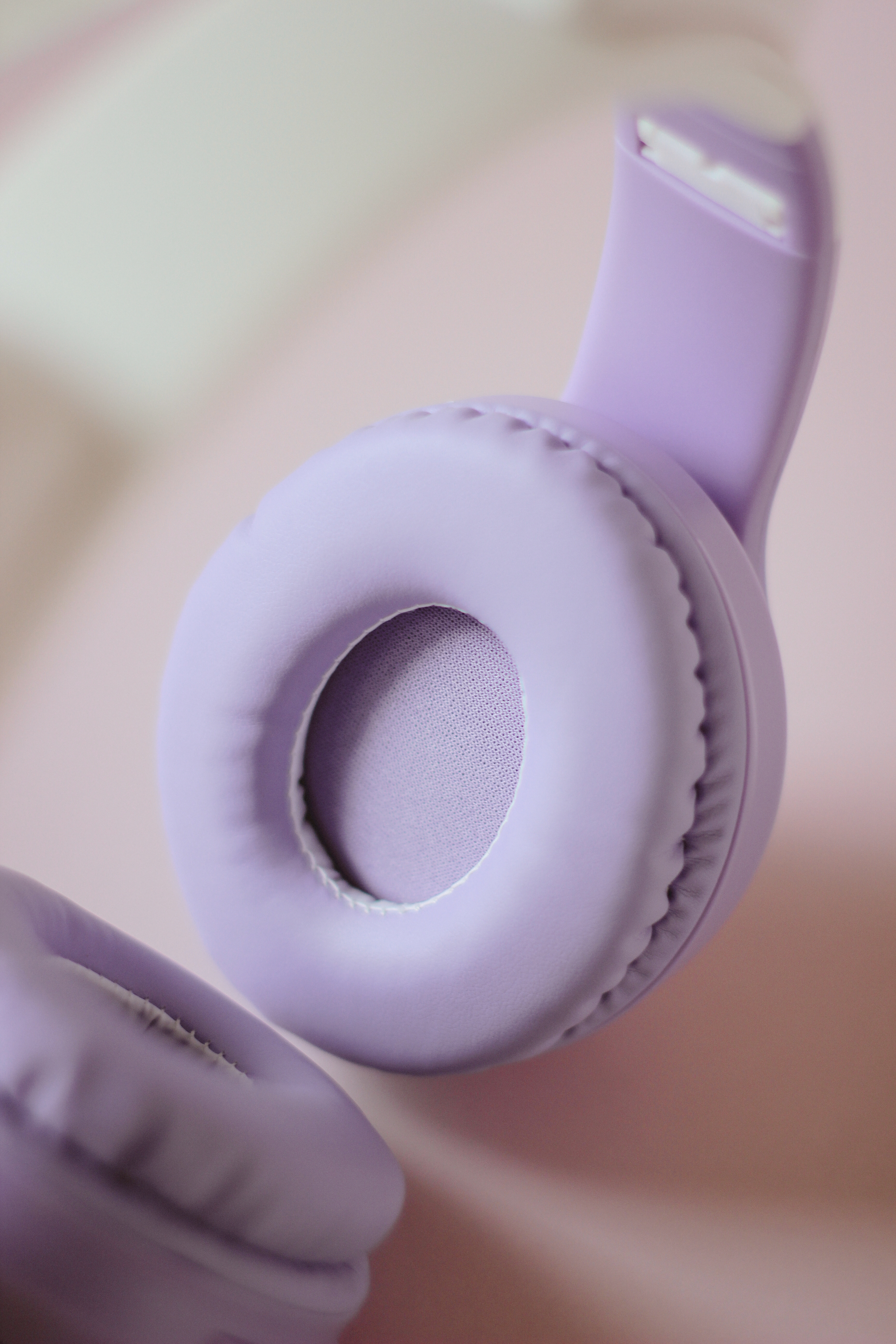 Беспроводная гарнитура MIRU CAT EP-W10 (сиреневый) <W103, Накладные, стерео Bluetooth-гарнитура, 2.402 -2.480 ГГц, 32 Ом, Purple, 40 мм, 20,5 см, BT5.3, радиус действ.10м, время работы 8ч, 400м/Ач, сиреневый>