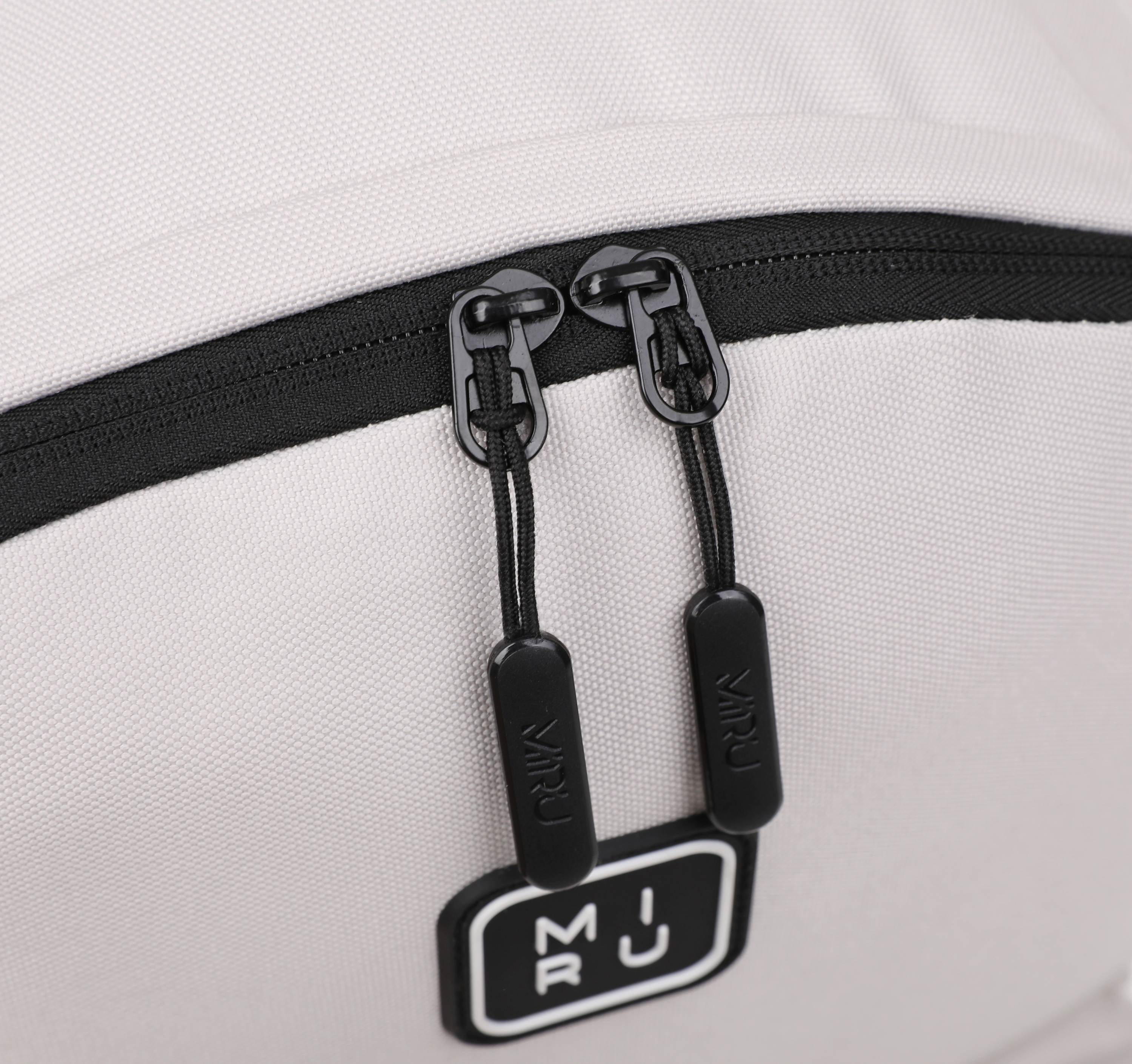 Рюкзак для ноутбука MIRU 1040 City extra backpack 15,6" (светло-серый)